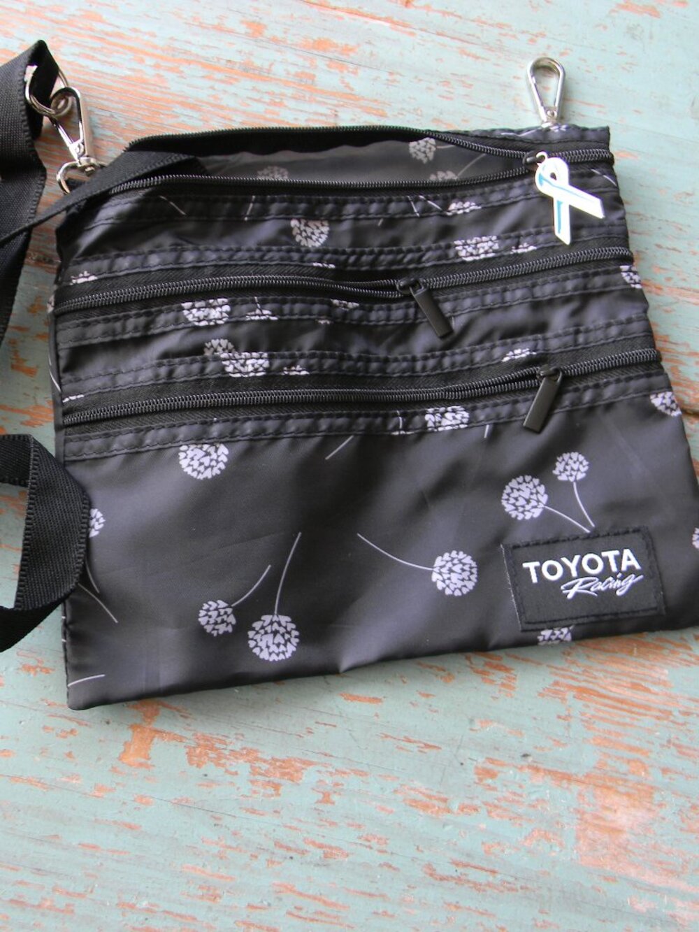 NEW TOYOTA RACING BLACK/WHITE FLORAL NYLON LIGHWEIGHT SMALL TRIPLE ZIP CROSSBODY